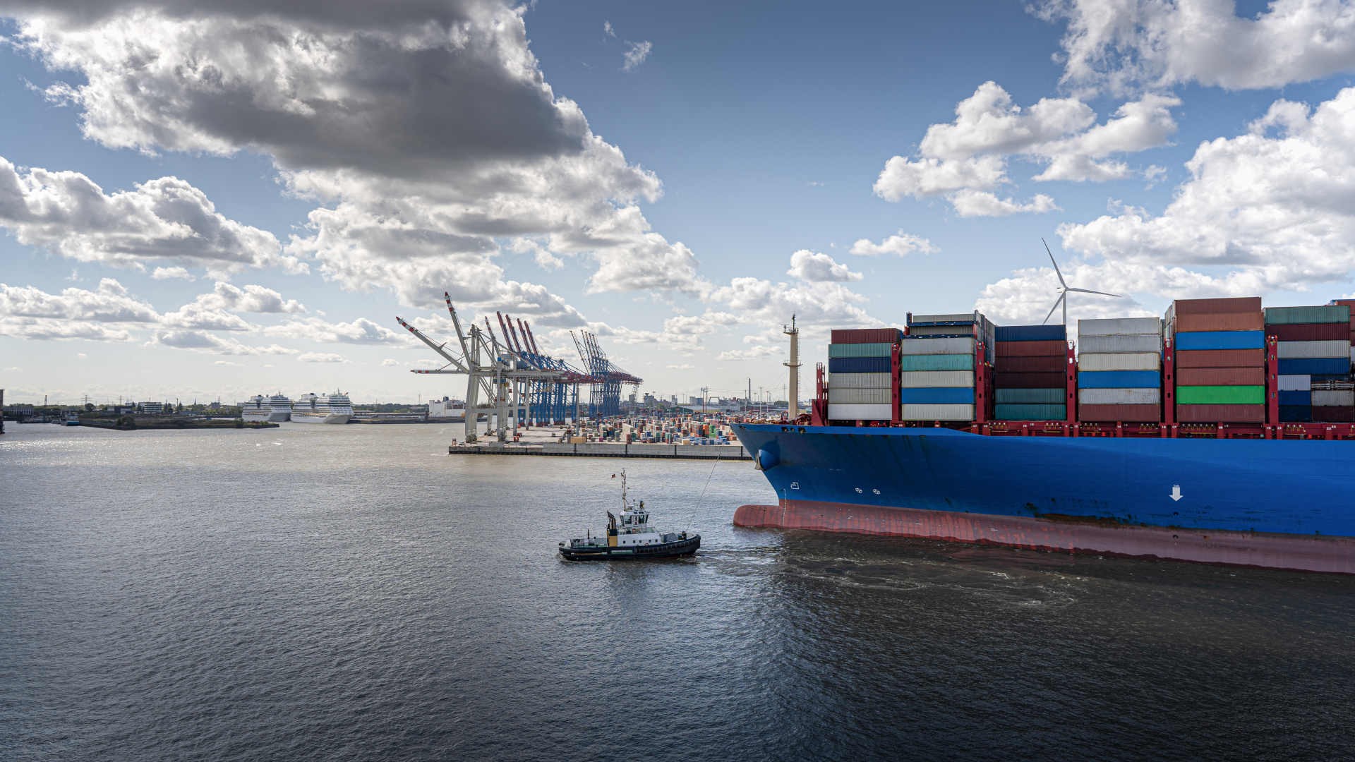Cosco advances its first methanol dual-fuel conversion on ultra-large boxship