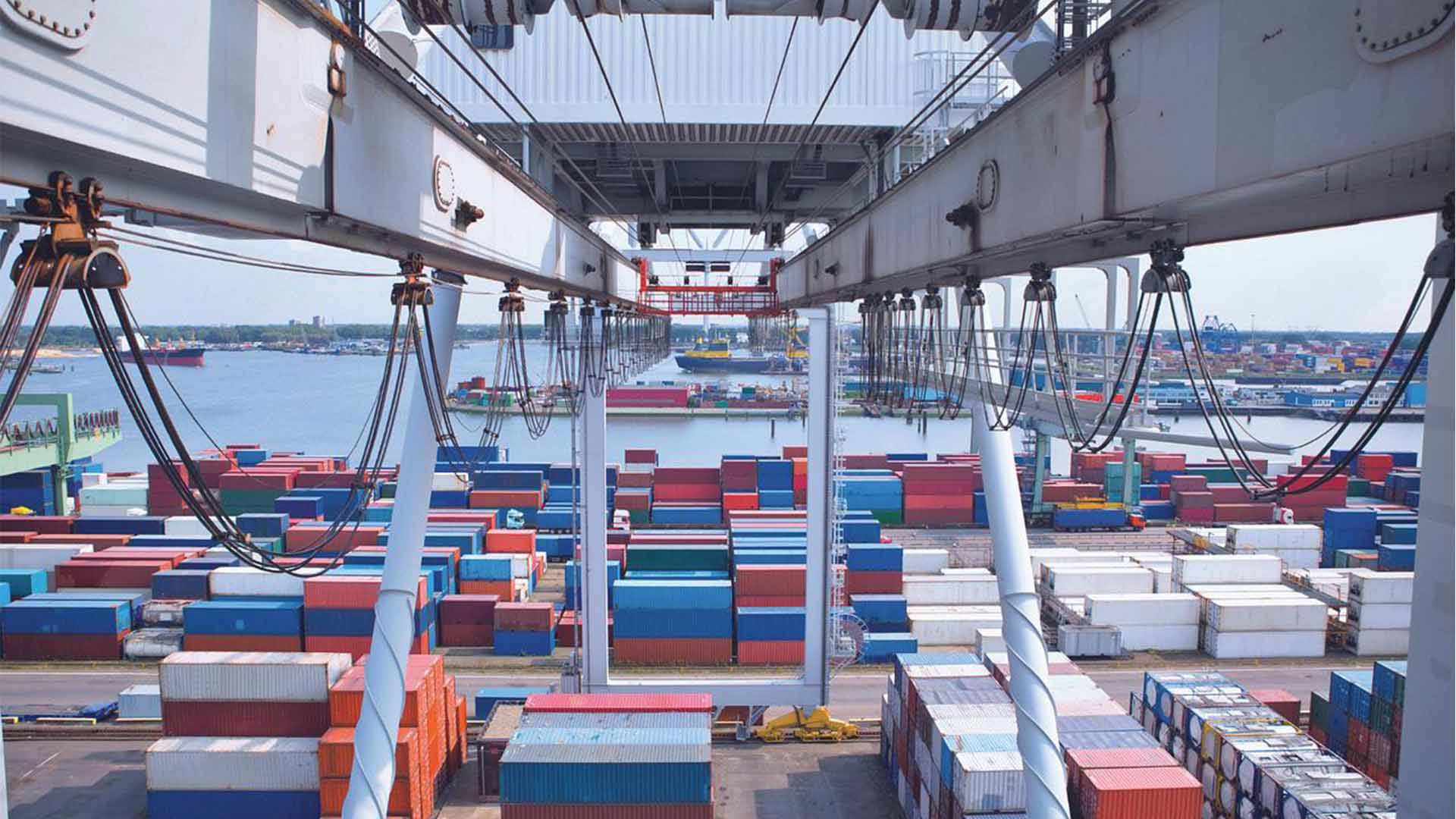 US supply chain bottlenecks persist despite vessel logjams subsiding