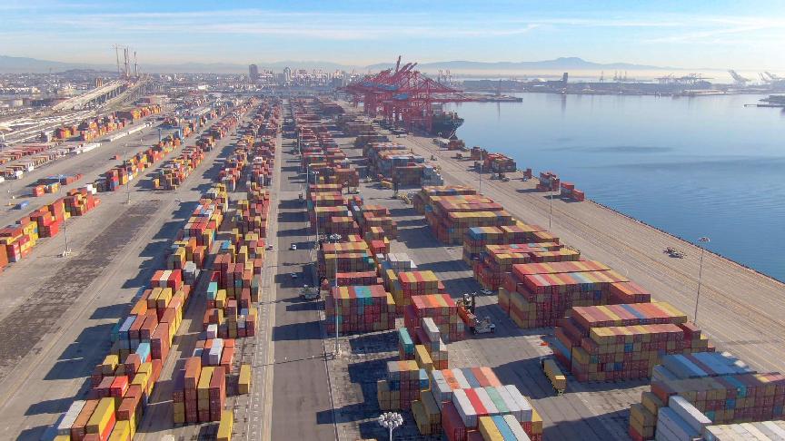 Los Angeles seeks to win back lost cargo