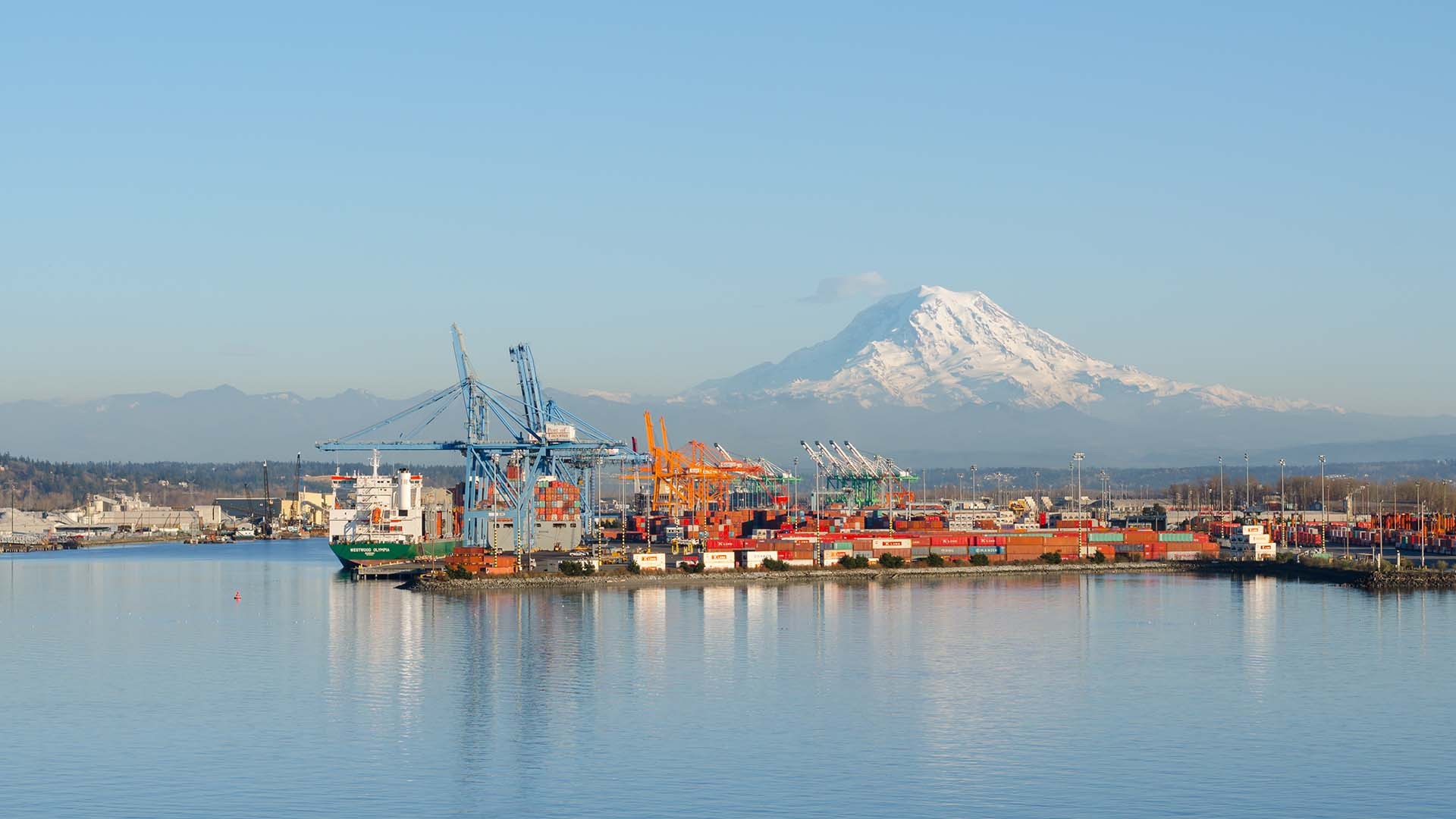 Washington state reinforces permanent ban on public funding for fully automated port equipment