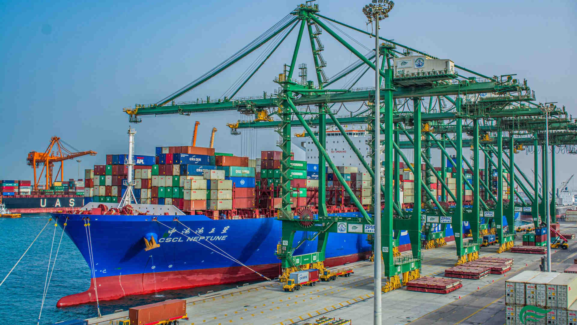 Dammam increases capacity to 3.2m teu with new equipment