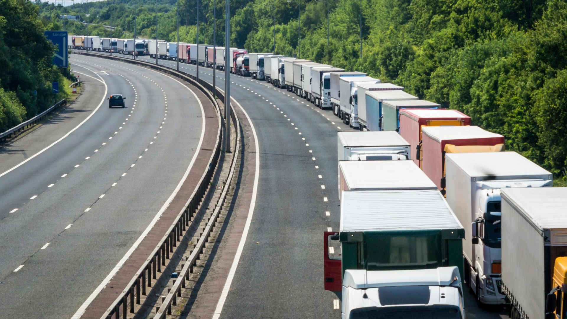 Italian truckers plan nationwide stoppage over diesel costs