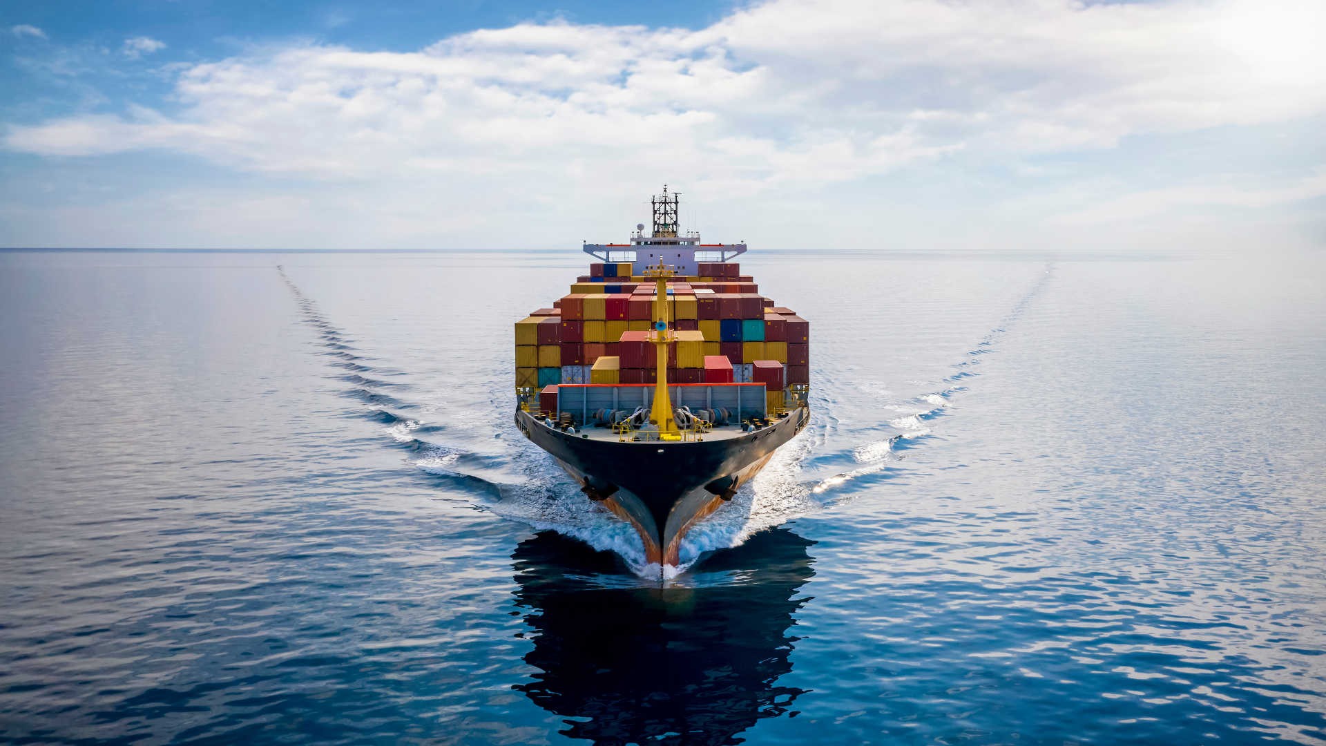 Strait of Hormuz traffic data reveals gap between US and private sector estimates