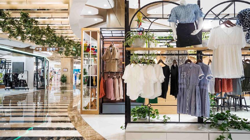 US retailers expedite holiday imports, volumes expected to drop for the remainder of 2025