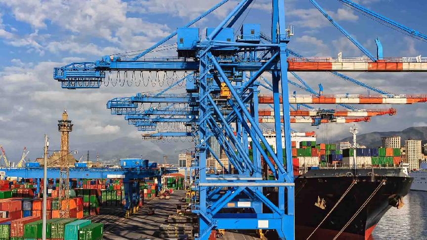 Genoa port congestion causes vessel schedule changes and trucking delays in Italy