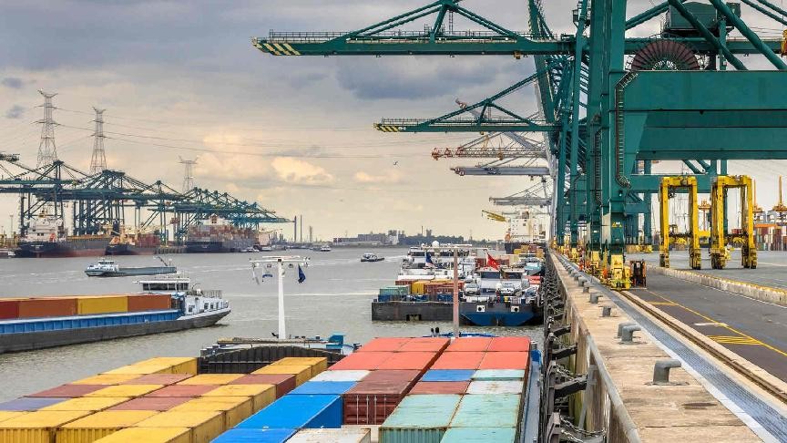 Antwerp's terminal operations halted after toxic gas leak triggers emergency response