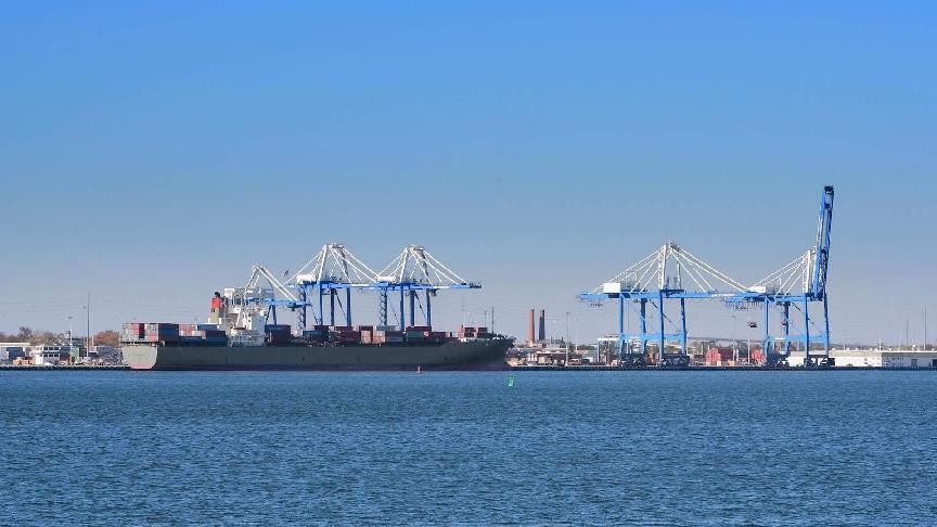 Charleston Port temporarily pauses container handling at Leatherman terminal