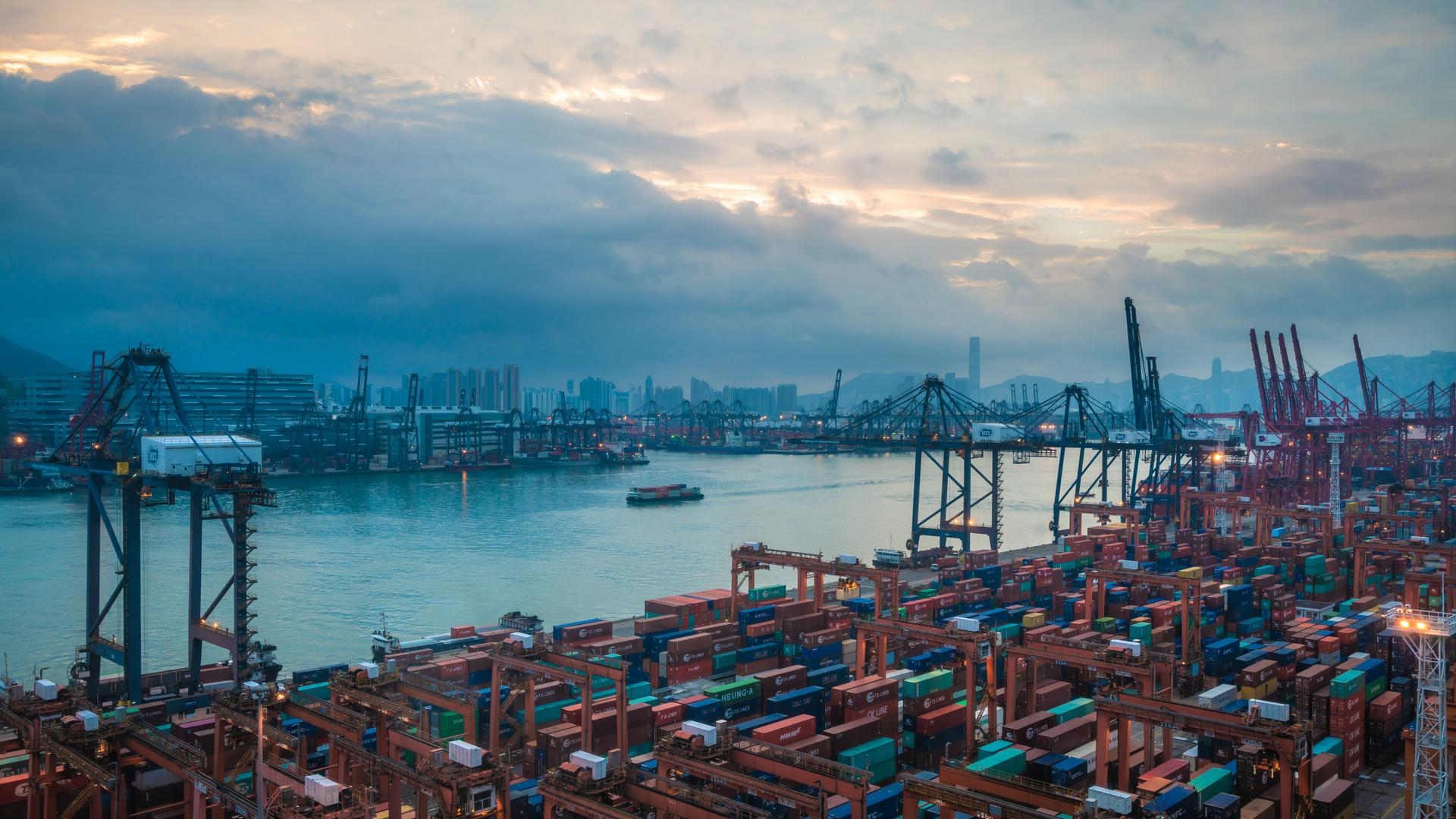Ocean Carriers deepen terminal investments as Hapag-Lloyd expands Rotterdam footprint