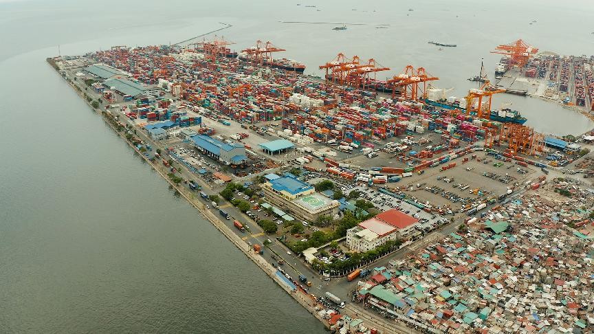 Manila container backlog triggers protests as booking suspension extends