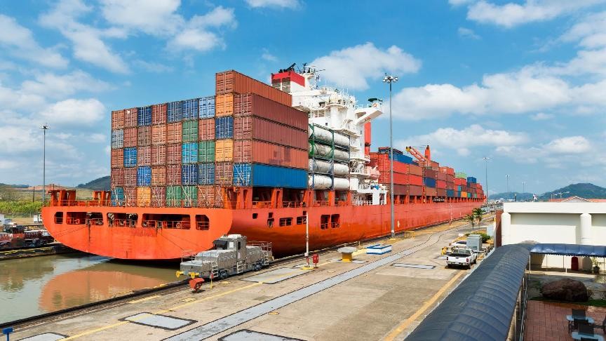 Panama Canal announces draft reductions and Gatun Locks maintenance measures
