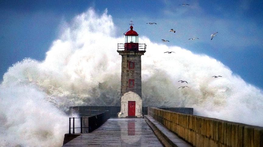Storm Austen hits France, UK and the Netherlands with expected transport disruption