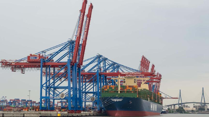 Hamburg invests €1.1 billion in port infrastructure 