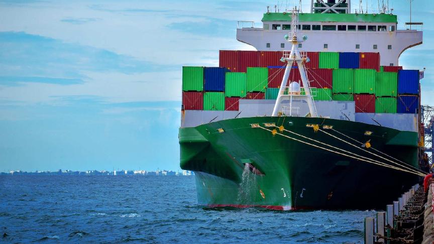 Evergreen containership Ever Feat experiences container stack collapse off Rio Grande